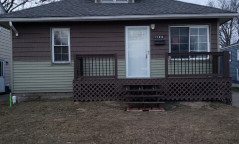 Houses Near New Baltimore St. Clair Shores, 3 bedroom home, basement for New Baltimore Students in New Baltimore, MI