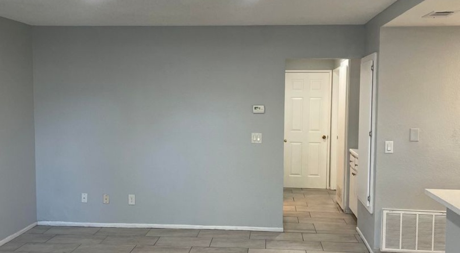 2 Bedroom + 2 Bathroom Apartment! Minutes away from the 14 Freeway! Move-in Ready!