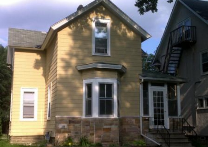 Houses Near *Now Available* Spacious 4-BD 1.5-BA Entire Home in Minneapolis!