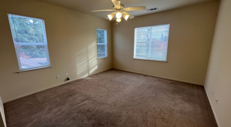 Merced: Move in Special $2300/month for 3 months then rent just $2500 5 bedroom 3 bathroom 2 story home with 1 bedroom downstairs *