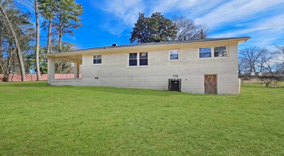 Gorgeous 3B/2Ba Ranch in the Heart of Hapeville