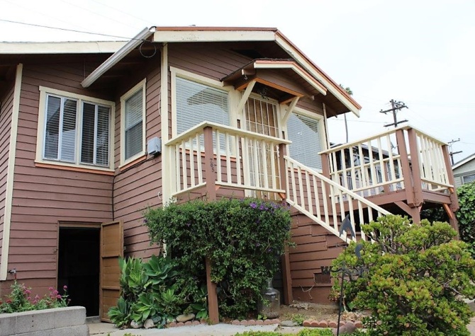 Houses Near Charming 2 bedroom Downtown Ventura cottage with some Ocean Views.