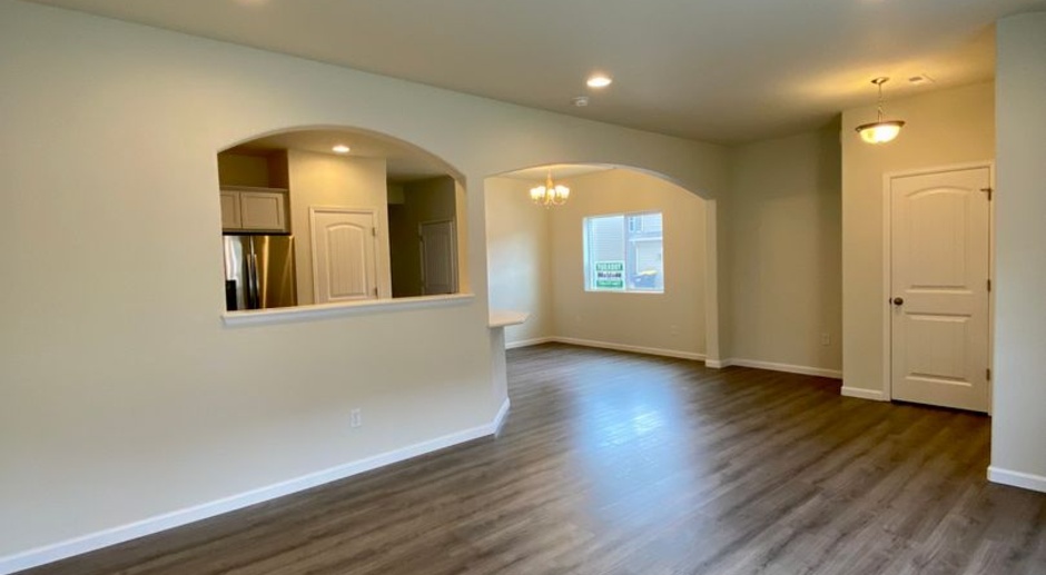 Spacious 3 Bedroom Townhome with Community Center
