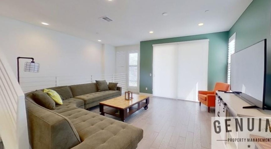 $700 off 1st Month ~Like New Beautifully Furnished Condo in Southwest Costa Mesa  3.5 Bathrooms and Roof Top Deck *