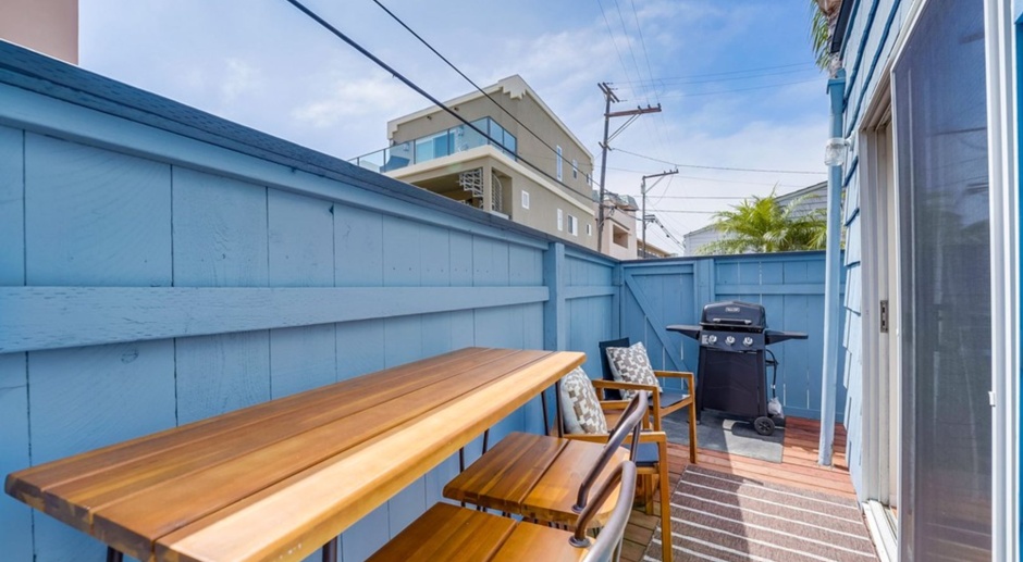 2 bedroom cottage, Steps from Mission Beach and Mission Bay!