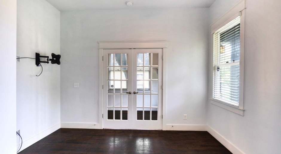 ** Move In Special ** EAST NASHVILLE - FOUR BEDROOM Historic Home with amazing views of Nashville Skyline! 