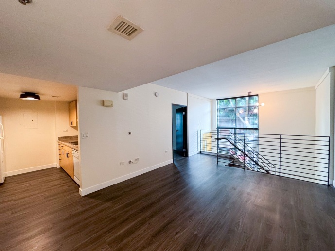 Little Italy Acqua Vista Residence 2BR/2BA with direct access