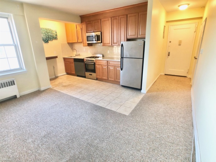 Renovated 1 Bedroom in Court Yard Building - Laundry On Site/New Rochelle