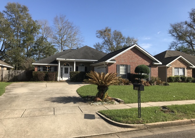 Houses Near  Spectacular home in West Mobile  