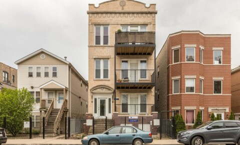 Houses Near City Colleges of Chicago-Malcolm X College Beautiful spacious apartment in Humboldt Park!  for City Colleges of Chicago-Malcolm X College Students in Chicago, IL