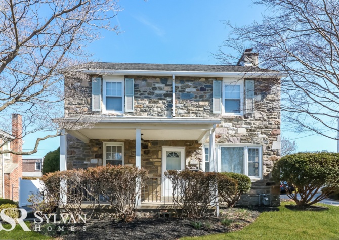 Houses Near Fall in love with this beautiful 3BR 1.5BA stone home