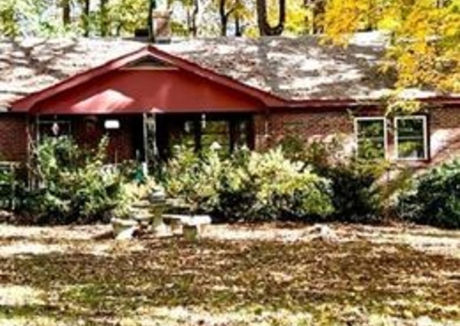 Houses Near 4BR/1.5 Brick Ranch on 3.4 Acres for $1495