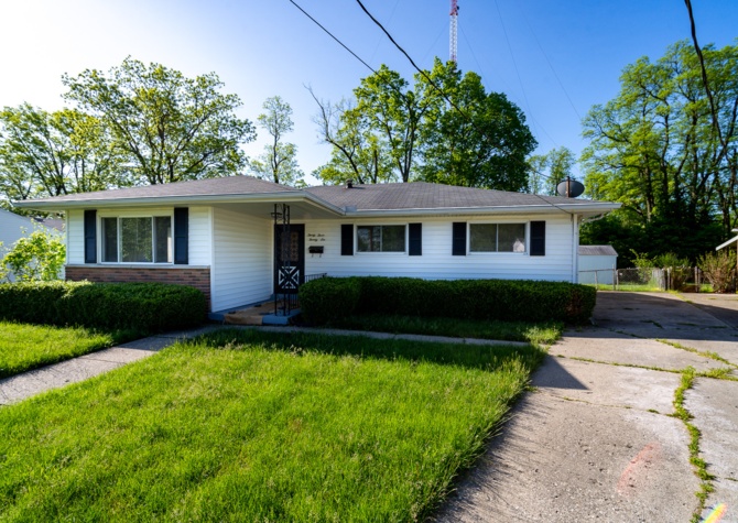 Houses Near **3 BR, 2BA property in Pineview, Dayton, OH.