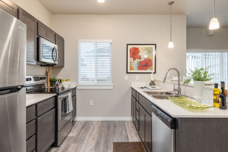 Wilson Creek Townhomes | 45 days Free For All Leases Signed Before 3/15!