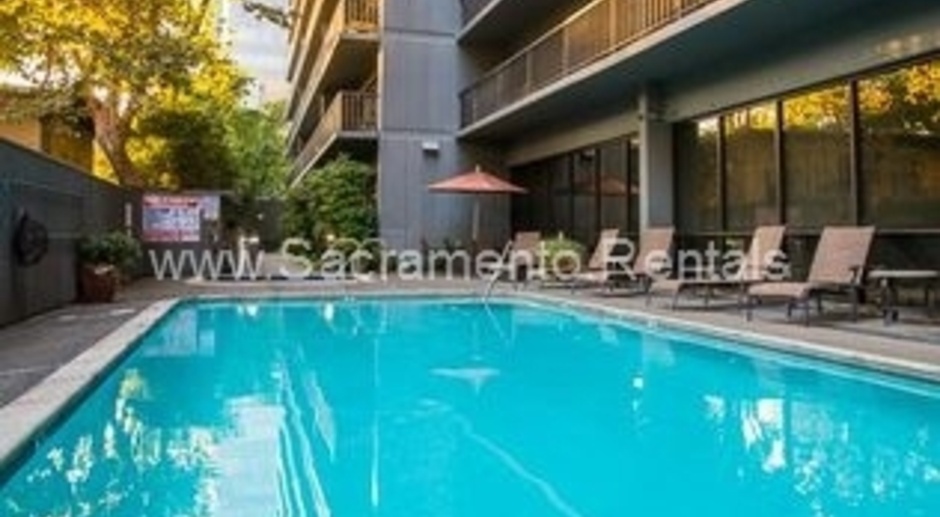 Spacious Updated 3bd/2ba Downtown Condo - Lots of Extras!