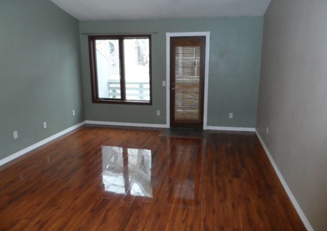 Houses Near Enjoy a Life of Luxury in this 2bd, 1.5ba Eastside Condo!