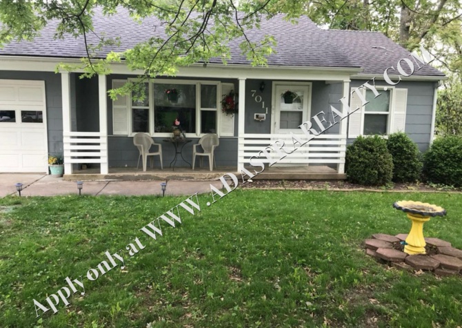 Houses Near Adorable 2 bedroom Ranch in Overland Park - Available NOW!!
