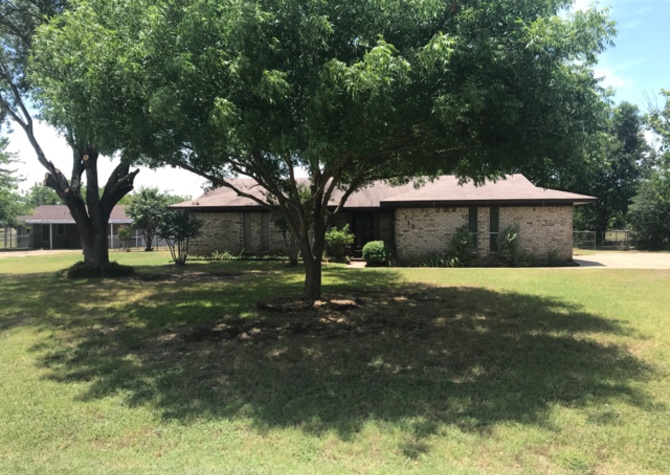 Houses Near For Rent,112 Towne West 3 bed/2 bath in Lorena ISD