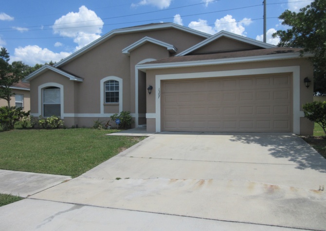 Houses Near Beautiful 3 Bed/2 Bath in Winter Haven!
