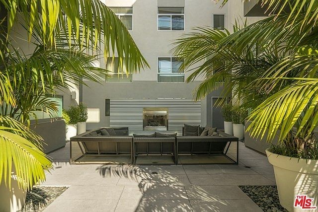 APRIL SPECIAL!!! Modern 2+2 condo in Sawtelle Japantown